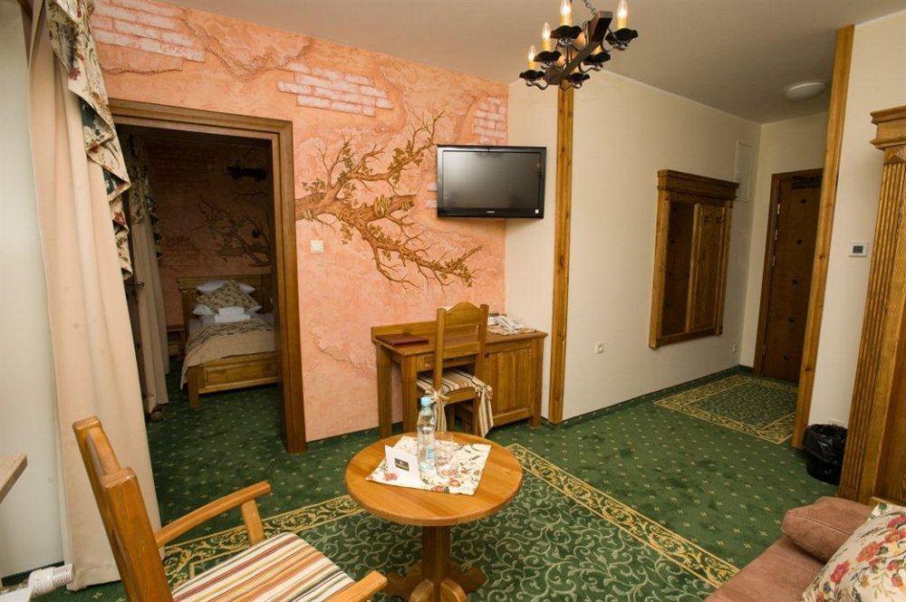 Hotel Carpatia Bieszczadzki Gosciniec ベトリナ エクステリア 写真