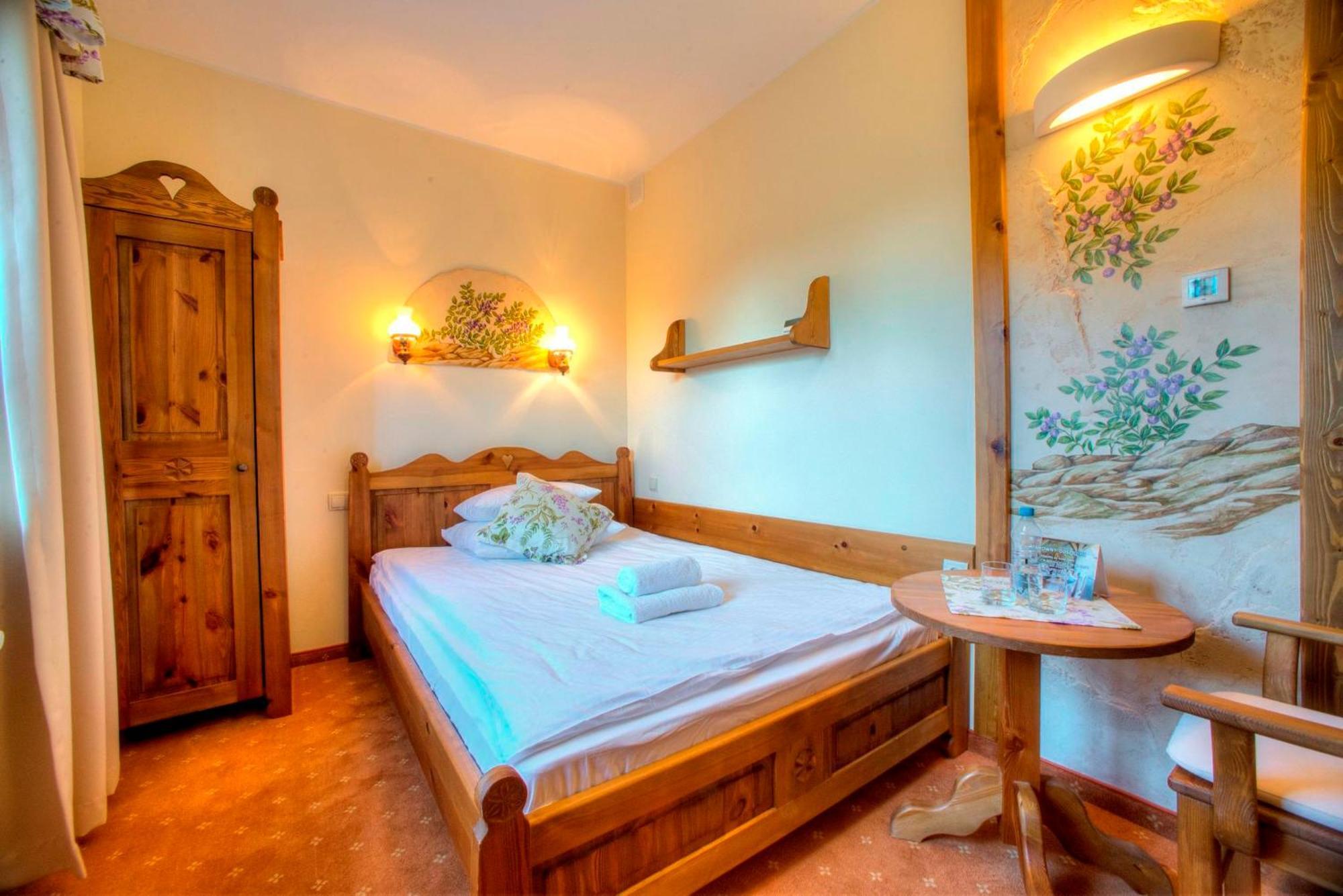 Hotel Carpatia Bieszczadzki Gosciniec ベトリナ 部屋 写真