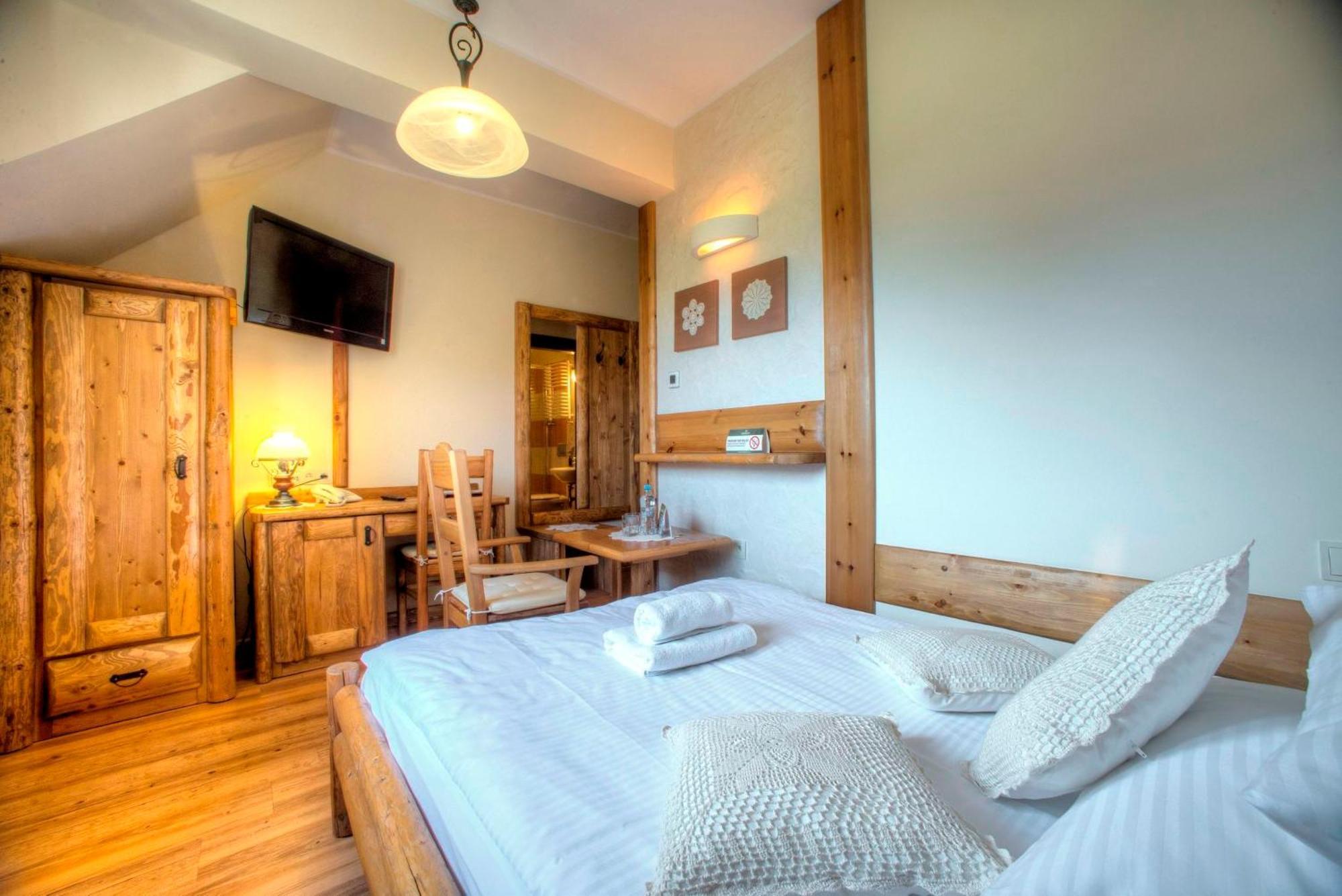 Hotel Carpatia Bieszczadzki Gosciniec ベトリナ 部屋 写真