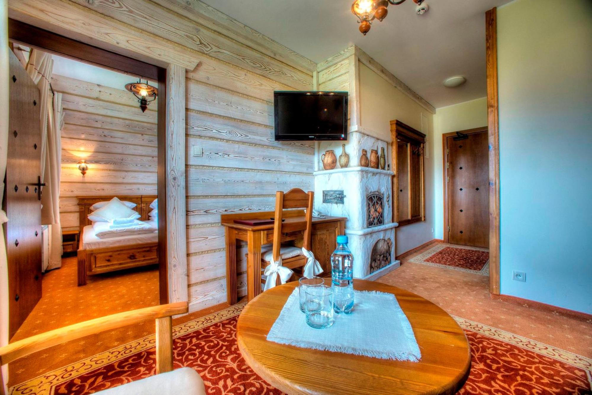 Hotel Carpatia Bieszczadzki Gosciniec ベトリナ エクステリア 写真